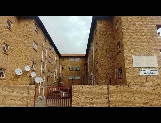 1 BEDROOM APARTMENT FOR SALE IN RANDFONTEIN CENTRAL